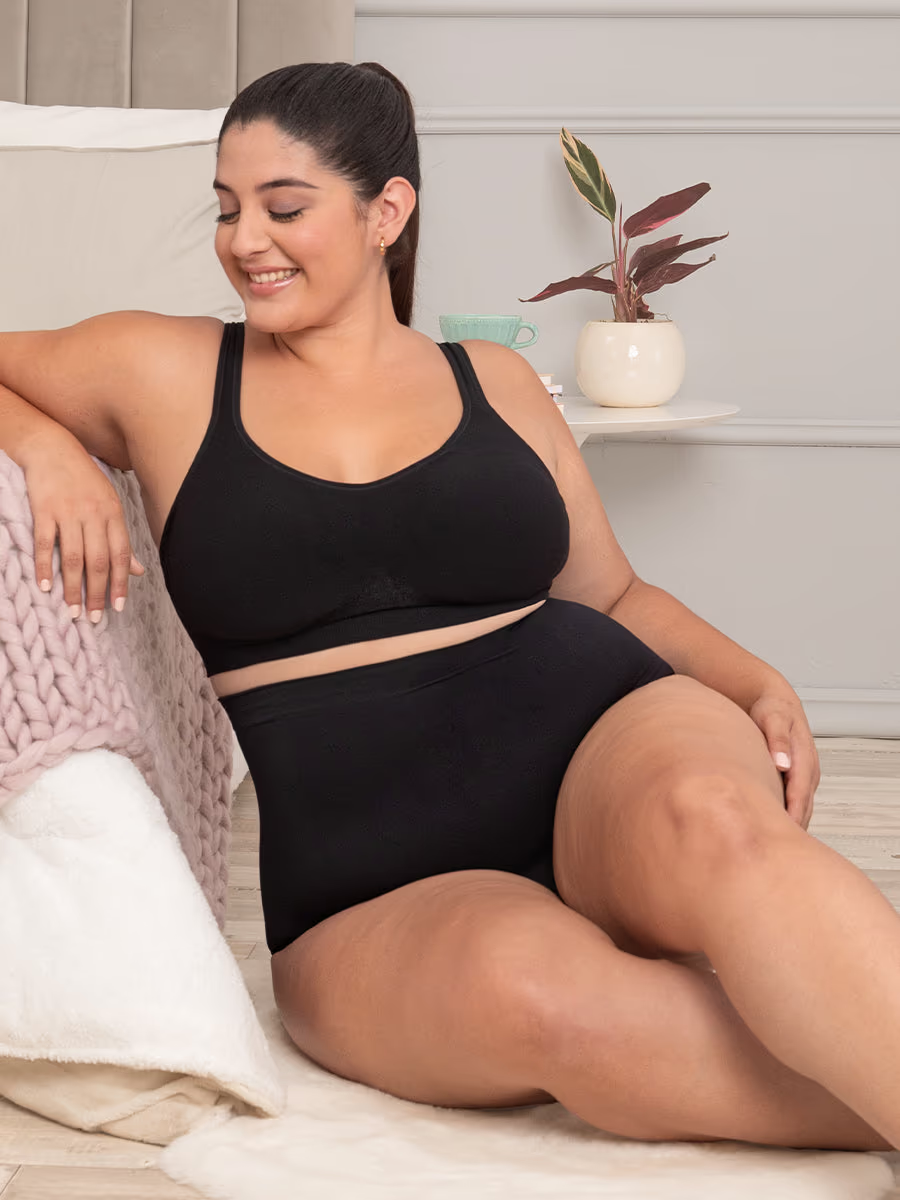 Compre 2 Leve 4: Calcinha Modeladora Lisa
